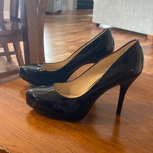 Women’s Nine West black heels